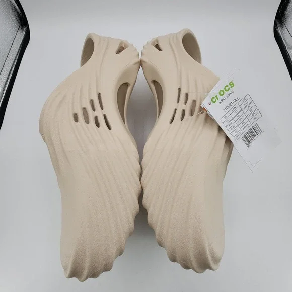 Crocs Echo Wave Shoes Mens Size 11 Almond Tint‎ Clog 210521-0LL NEW in Box